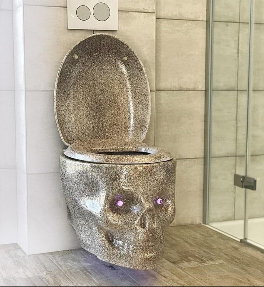 Bộ sưu tập nhà vệ sinh Halloween, Halloween skull toilet, Bồn cầu đầu lâu /Page 